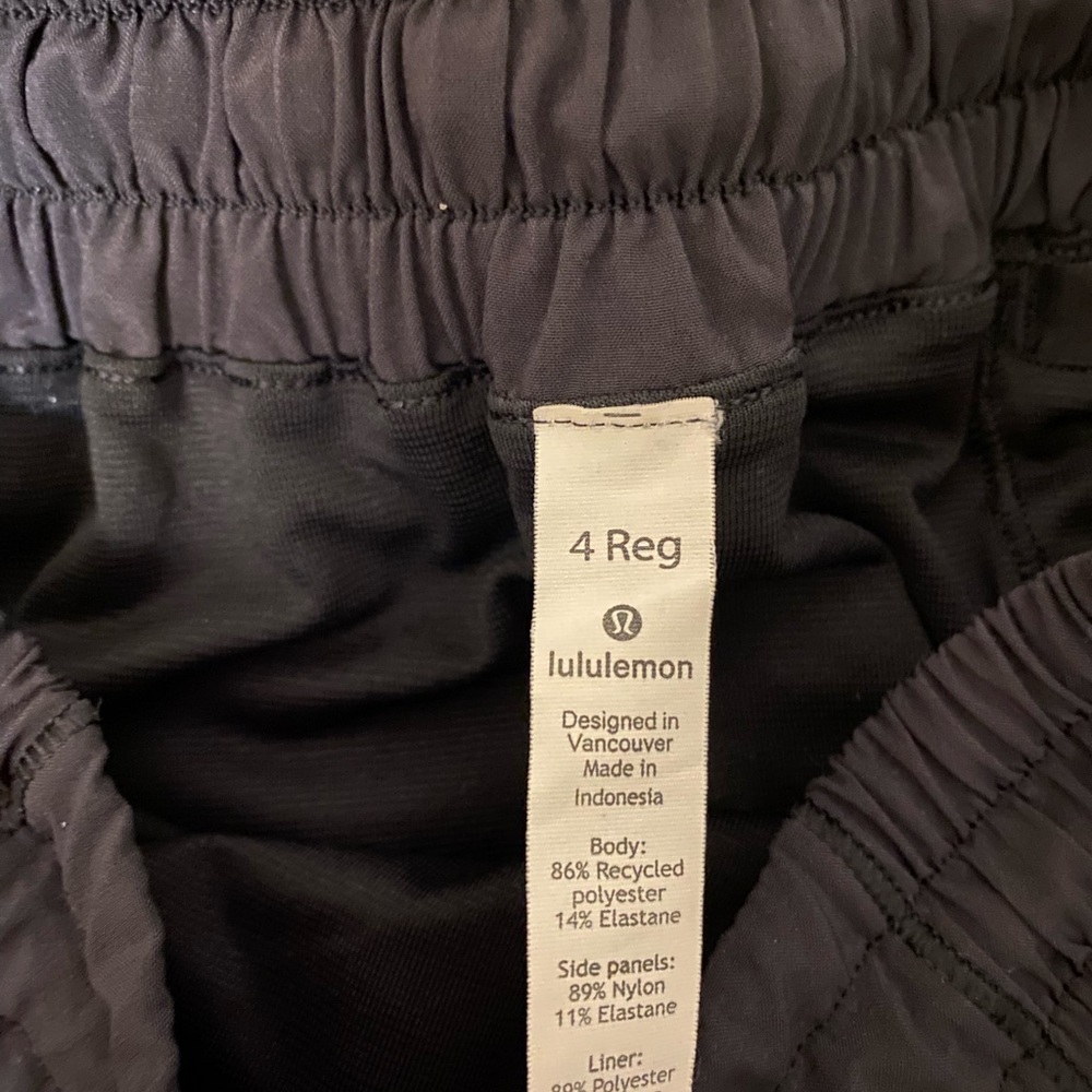 Lululemon hotty hot short - Picture 2 of 3